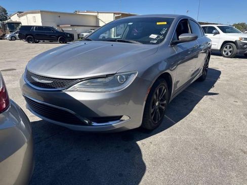 Used 2015 Chrysler 200 Limited image 1