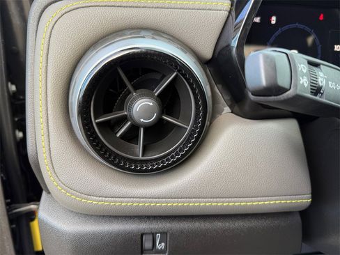 Used 2024 Chevrolet Colorado ZR2 w/ ZR2 Convenience Package III image 19