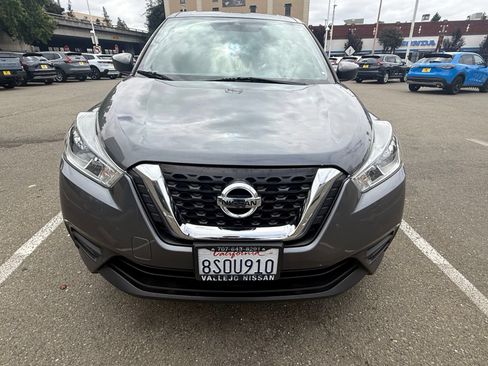 Used 2020 Nissan Kicks S FWD image 1