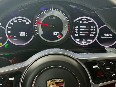 Certified 2023 Porsche Cayenne Platinum Edition image 13