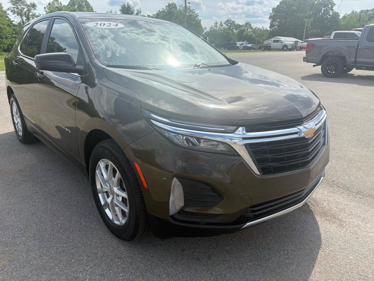 Used 2024 Chevrolet Equinox LT FWD image 1