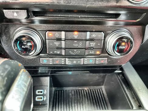 Used 2018 Ford F150 Lariat w/ Equipment Group 502A Luxury AWD/4WD image 18