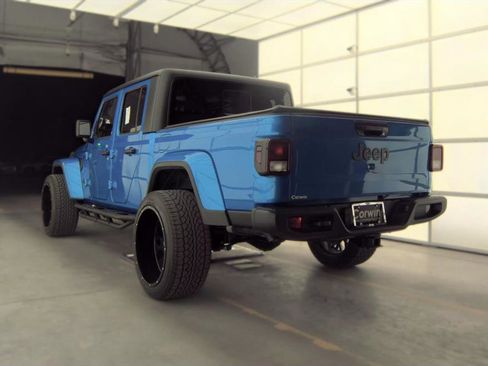 Used 2022 Jeep Gladiator Sport AWD/4WD image 11