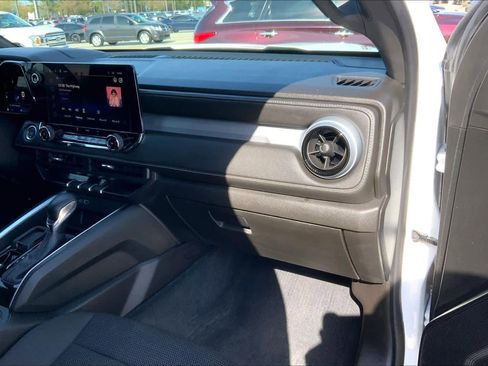 Certified 2023 Chevrolet Colorado LT image 17