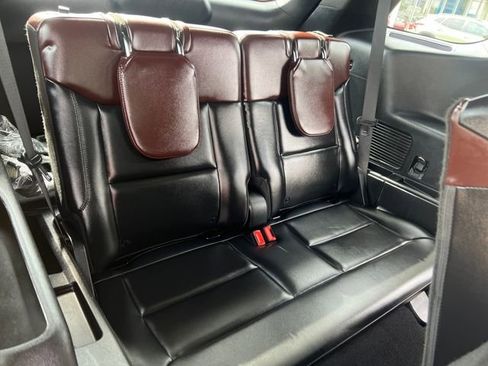 Used 2020 Ford Explorer Platinum w/ Premium Technology Package image 21