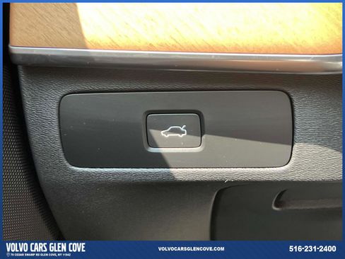 Certified 2025 Volvo XC90 B5 Plus w/ Protection Package Premier image 22