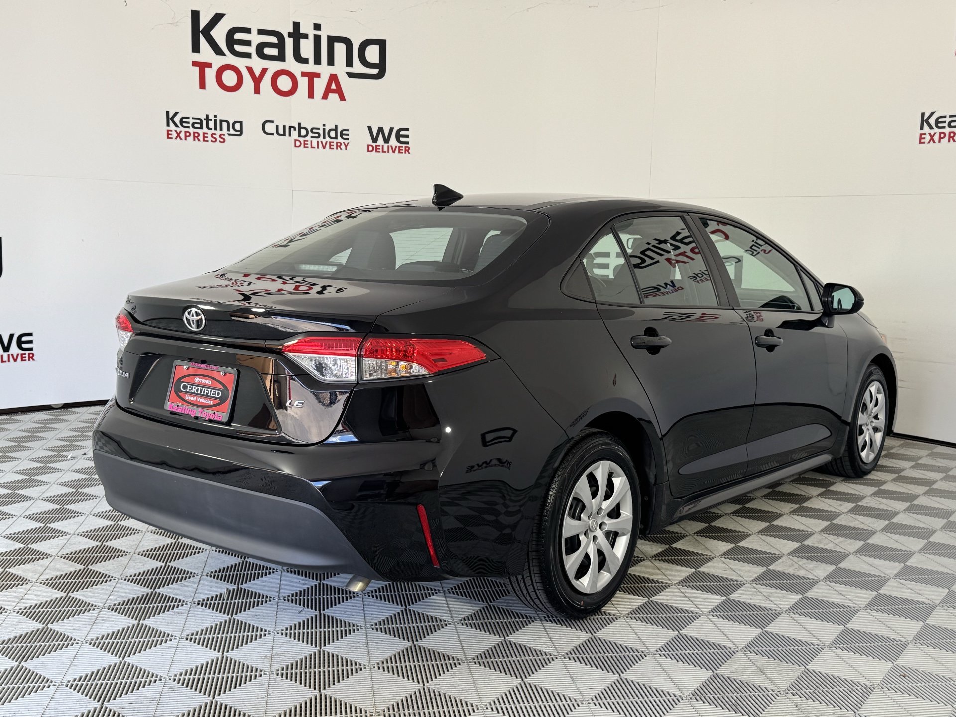 Certified 2025 Toyota Corolla LE FWD image 6