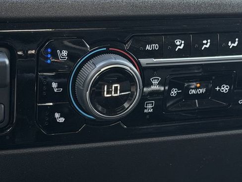 Used 2023 Chevrolet Silverado 1500 LTZ image 23