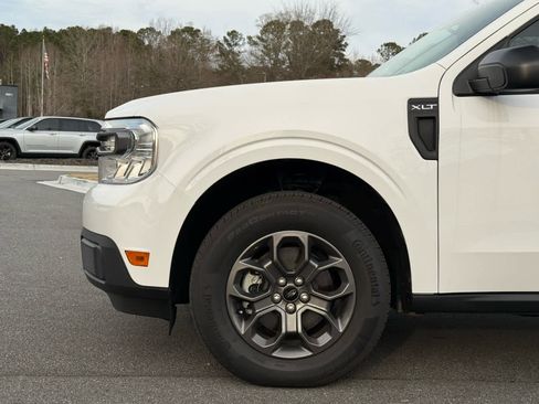 Used 2024 Ford Maverick XLT image 11