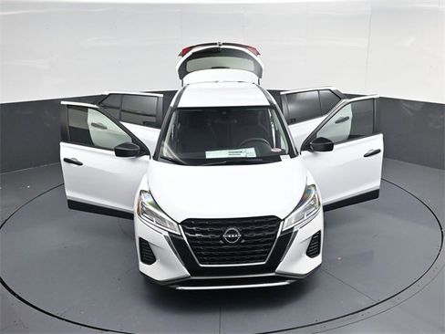 Used 2025 Nissan Kicks Play S image 41