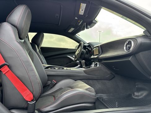 Used 2019 Chevrolet Camaro ZL1 image 28