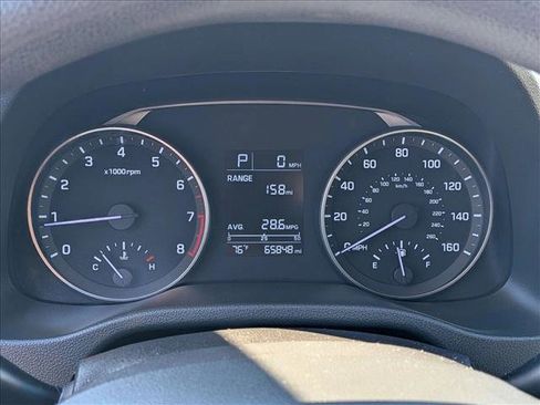 Used 2017 Hyundai Elantra SE image 12