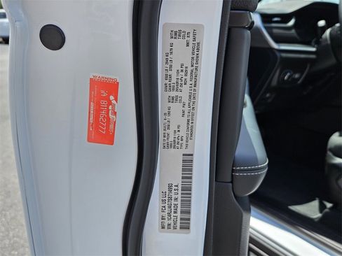 New 2025 Jeep Grand Cherokee L Laredo w/ Luxury Tech Group I image 16