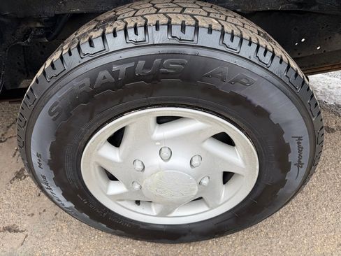 Used 2008 Ford E-350 and Econoline 350 Extended Wagon Super Duty image 15