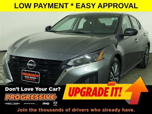 Used 2025 Nissan Altima 2.5 SV FWD image 1