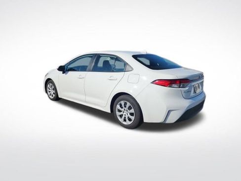 Used 2024 Toyota Corolla LE image 7