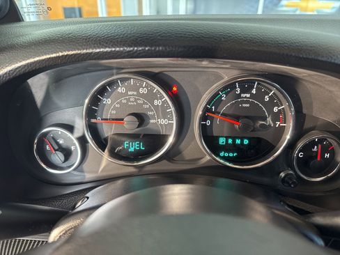 Used 2014 Jeep Wrangler Unlimited Rubicon w/ Max Tow Package image 22