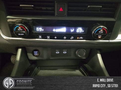 Used 2026 Nissan Rogue SV AWD/4WD image 19