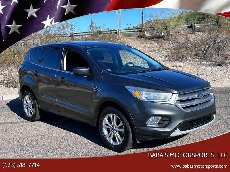Used 2017 Ford Escape SE image 1