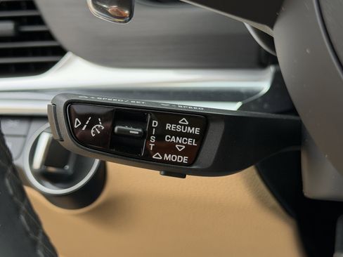 Used 2023 Porsche Panamera 4 Platinum Edition image 87