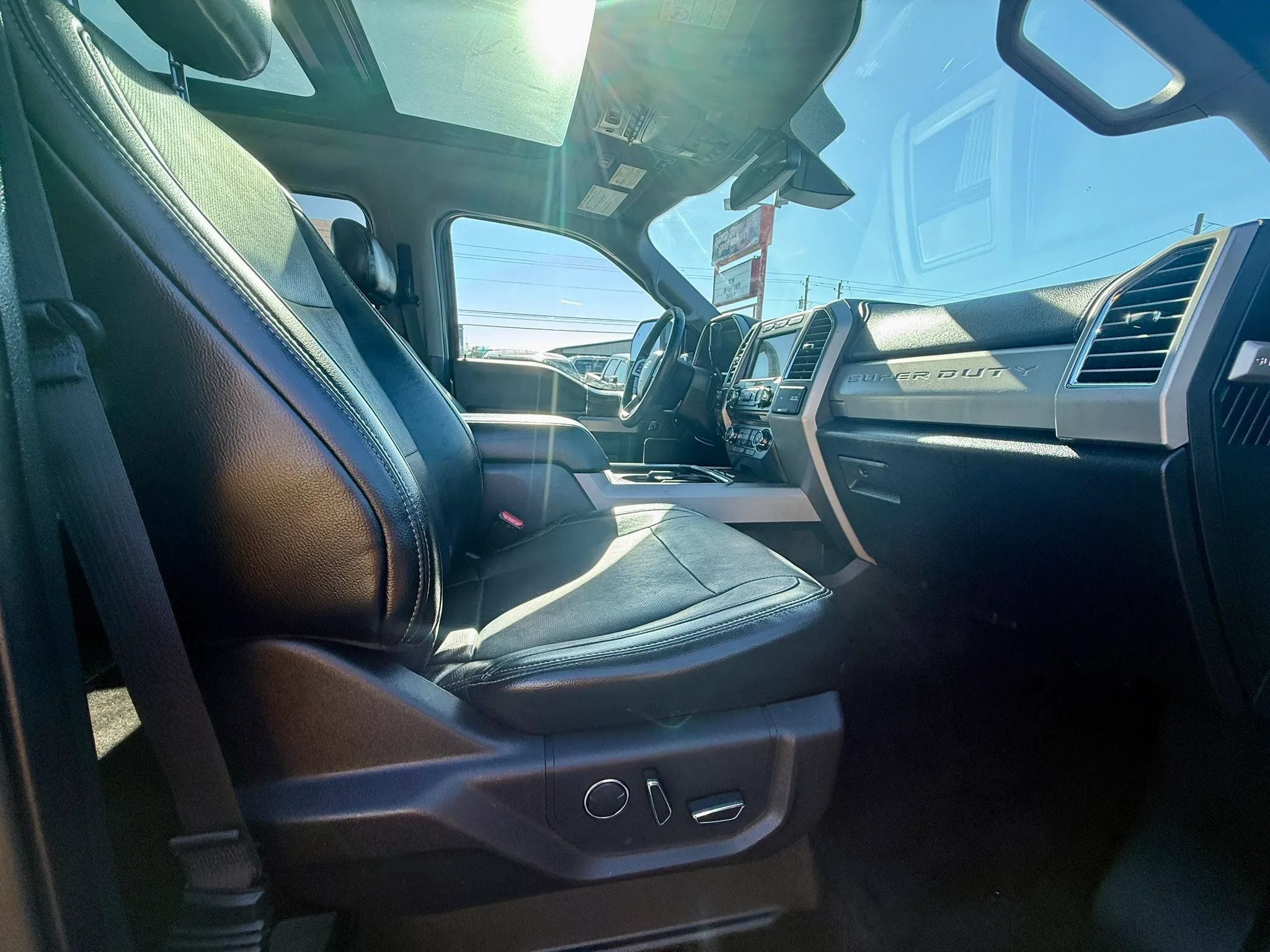 Used 2017 Ford F250 Lariat AWD/4WD image 16