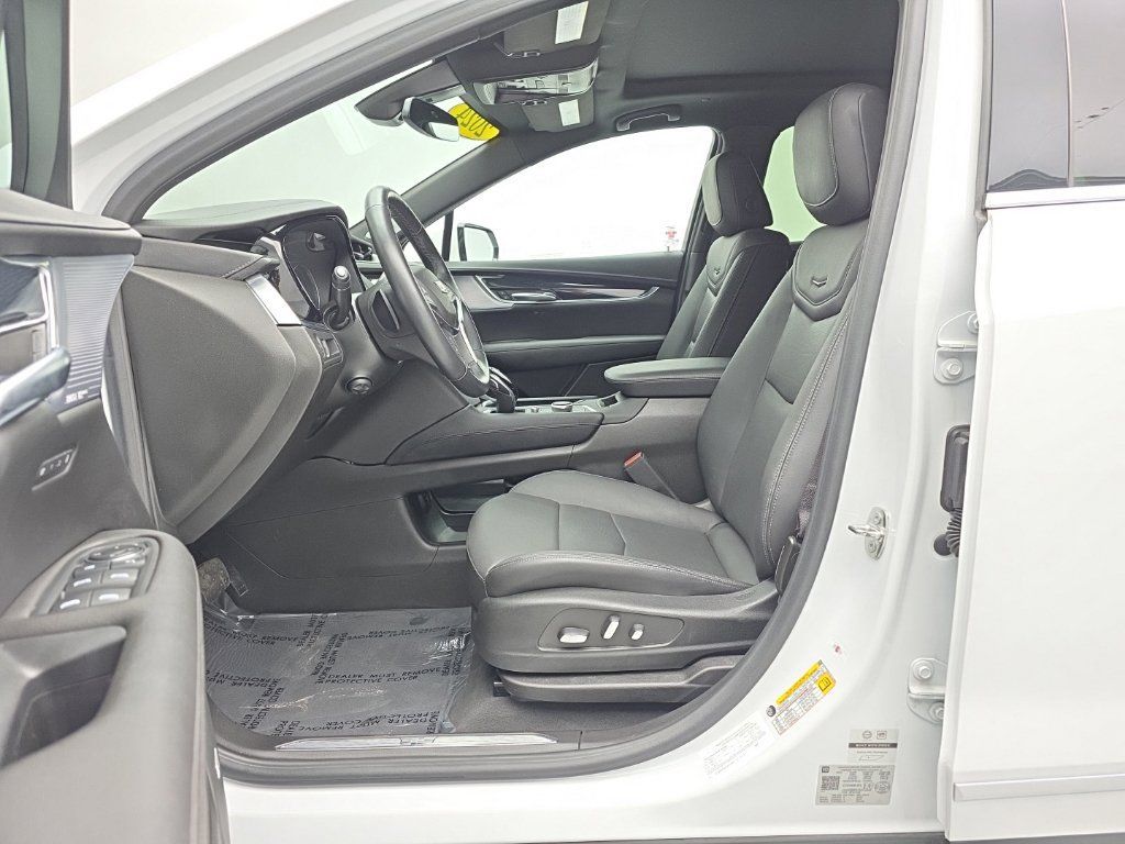 Used 2024 Cadillac XT5 Premium Luxury AWD/4WD image 13