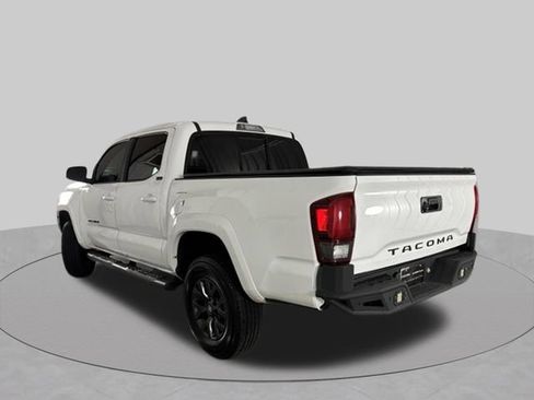 Used 2020 Toyota Tacoma SR5 w/ SR5 Appearance Package (SM) RWD image 5
