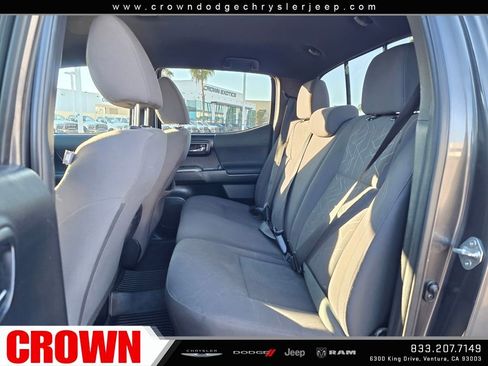 Used 2018 Toyota Tacoma TRD Sport image 19