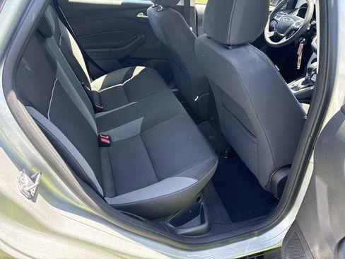 Used 2013 Ford Focus SE FWD image 12