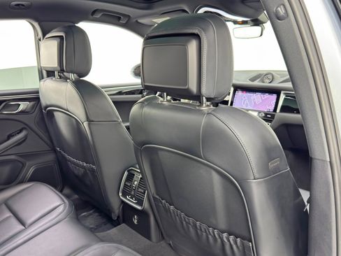 Used 2023 Porsche Macan image 34