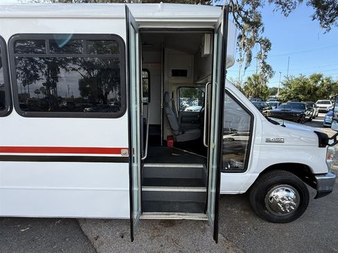 Used 2015 Ford E-450 and Econoline 450 Super Duty w/ Shuttle Bus Prep Package RWD image 13