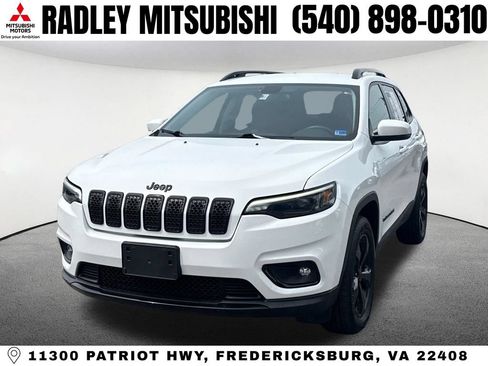 Used 2019 Jeep Cherokee Latitude Plus AWD/4WD image 1