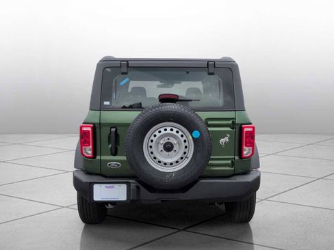 New 2025 Ford Bronco 4-Door image 4