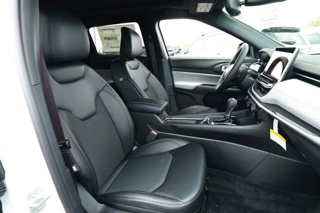 New 2026 Jeep Compass Latitude AWD/4WD image 28