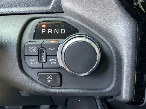 Used 2025 RAM 1500 Big Horn AWD/4WD image 34