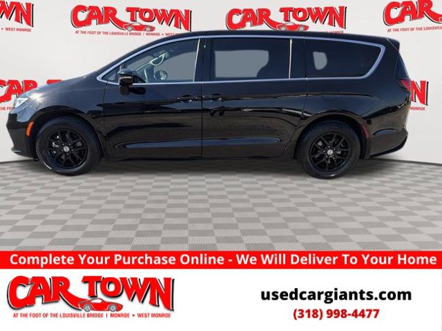 Used 2025 Chrysler Pacifica Select FWD image 1