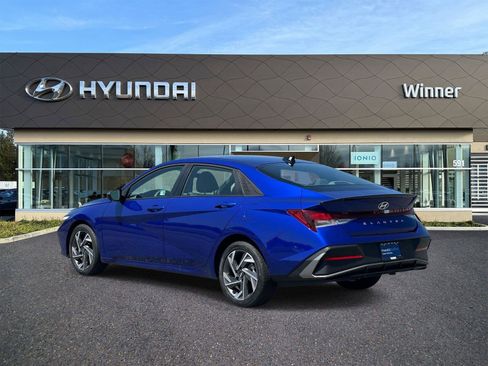 Certified 2025 Hyundai Elantra Sport FWD image 2