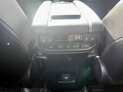 Used 2024 Toyota Grand Highlander Platinum image 29