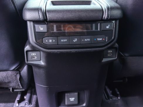Used 2024 Toyota Grand Highlander AWD image 19