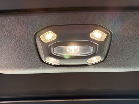 Used 2021 Jeep Wrangler Sport AWD/4WD image 94
