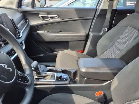 Used 2024 Kia Sportage LX image 20