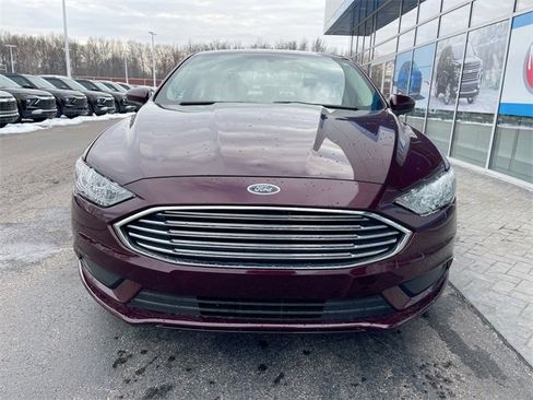 Used 2018 Ford Fusion SE image 30