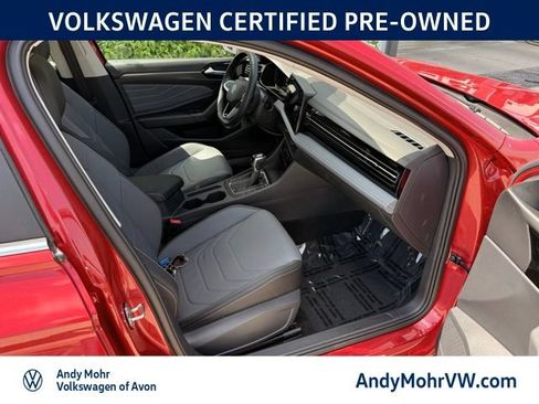 Used 2025 Volkswagen Jetta SEL FWD image 15
