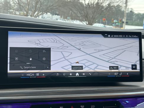 Used 2025 BMW 740i xDrive image 5