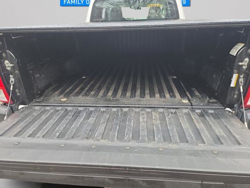 Used 2017 Toyota Tacoma SR image 14