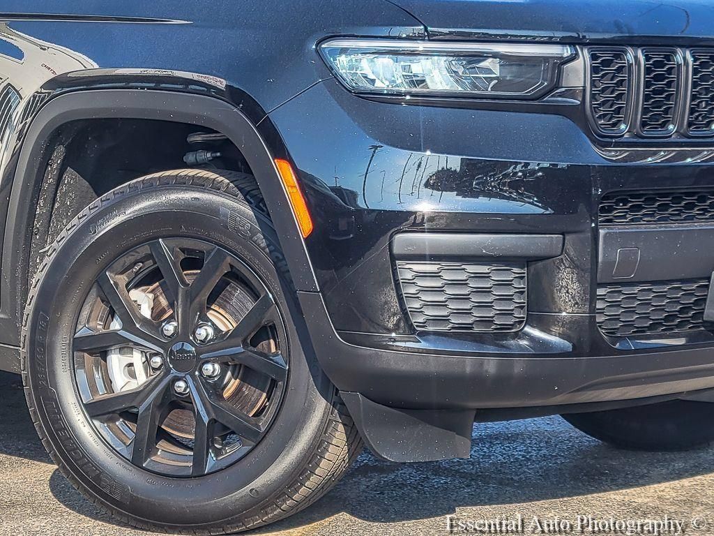 Certified 2025 Jeep Grand Cherokee L Laredo AWD/4WD image 5