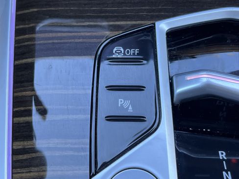 Used 2023 BMW X7 xDrive40i image 10