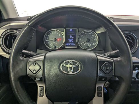 Used 2019 Toyota Tacoma SR5 image 18