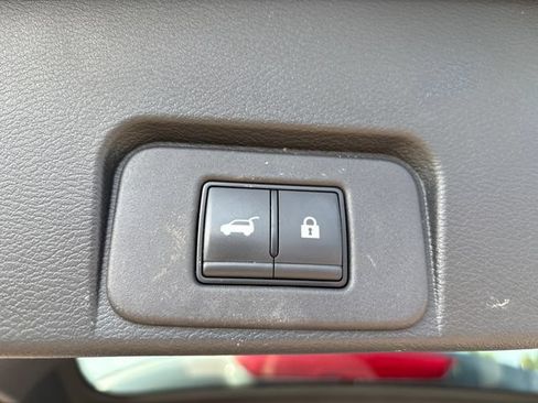 Used 2023 Nissan Rogue Platinum AWD/4WD image 24