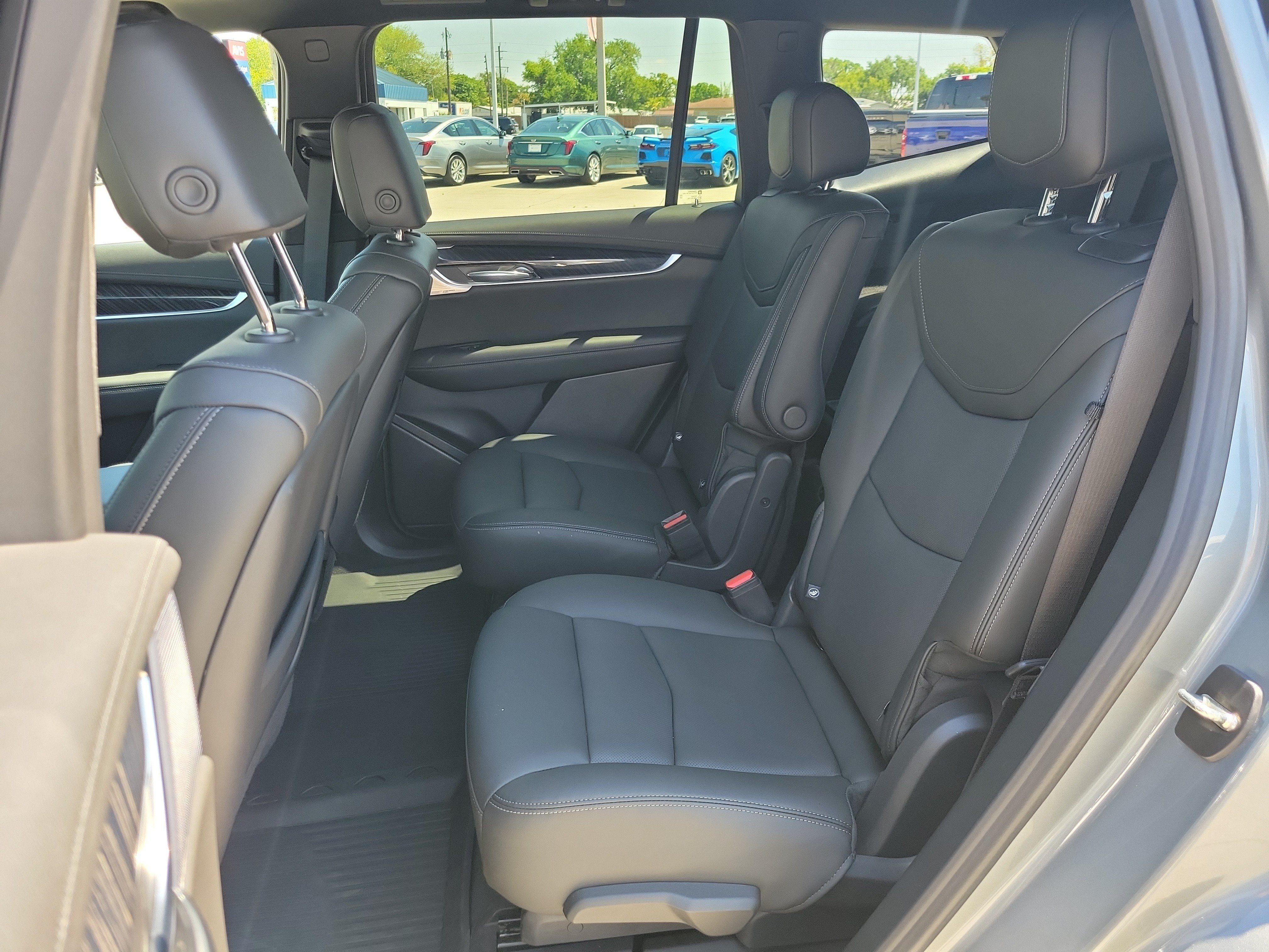 Certified 2024 Cadillac XT6 Premium Luxury w/ Technology Package AWD/4WD image 17